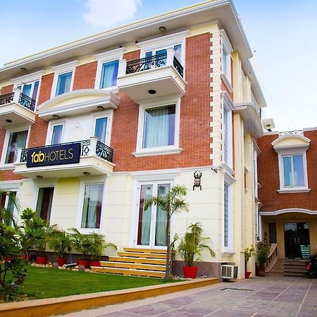 Super Collection O Sakshi Hotel Gurgaon Ngoại thất bức ảnh