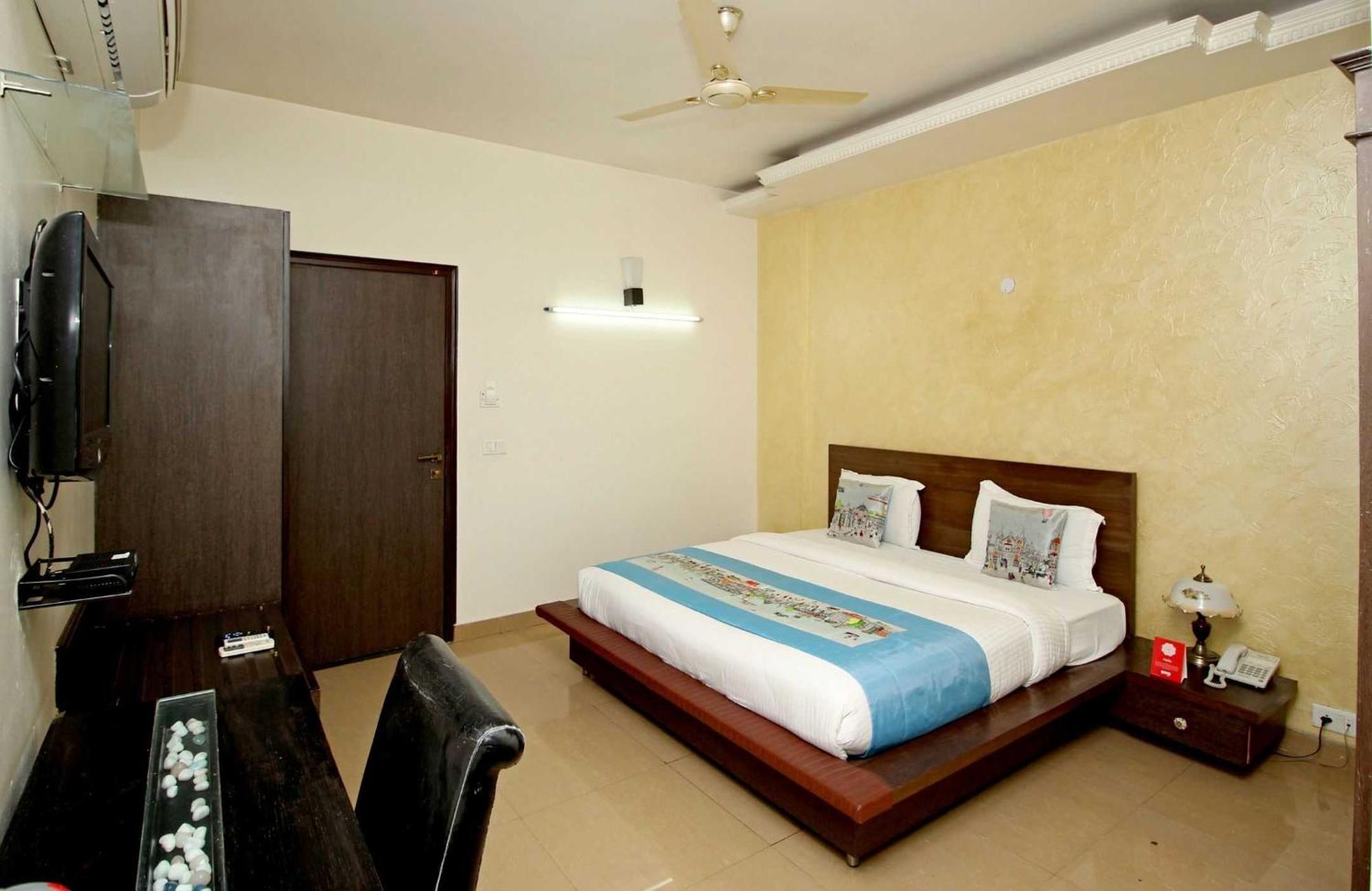Super Collection O Sakshi Hotel Gurgaon Ngoại thất bức ảnh