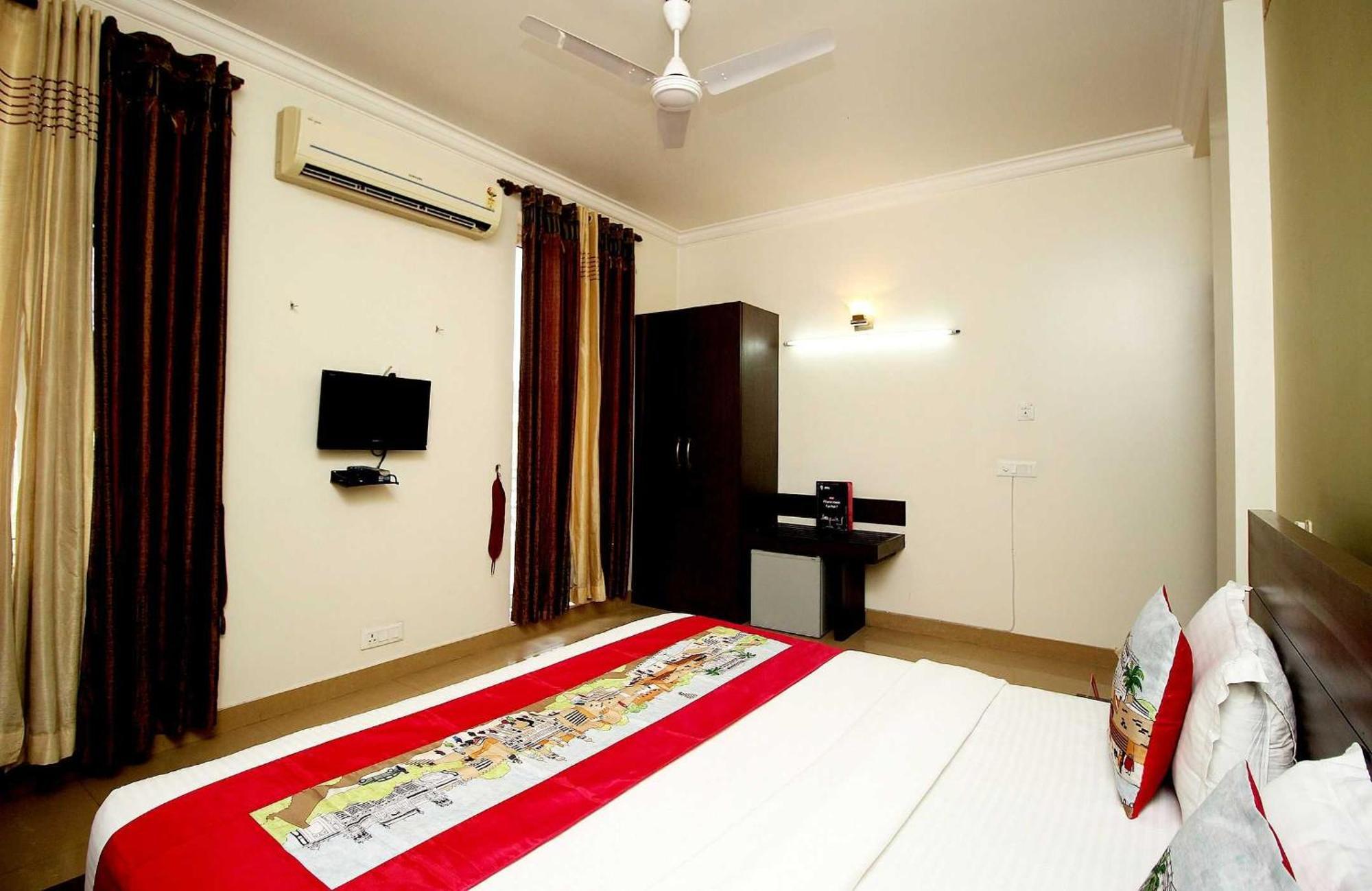 Super Collection O Sakshi Hotel Gurgaon Ngoại thất bức ảnh