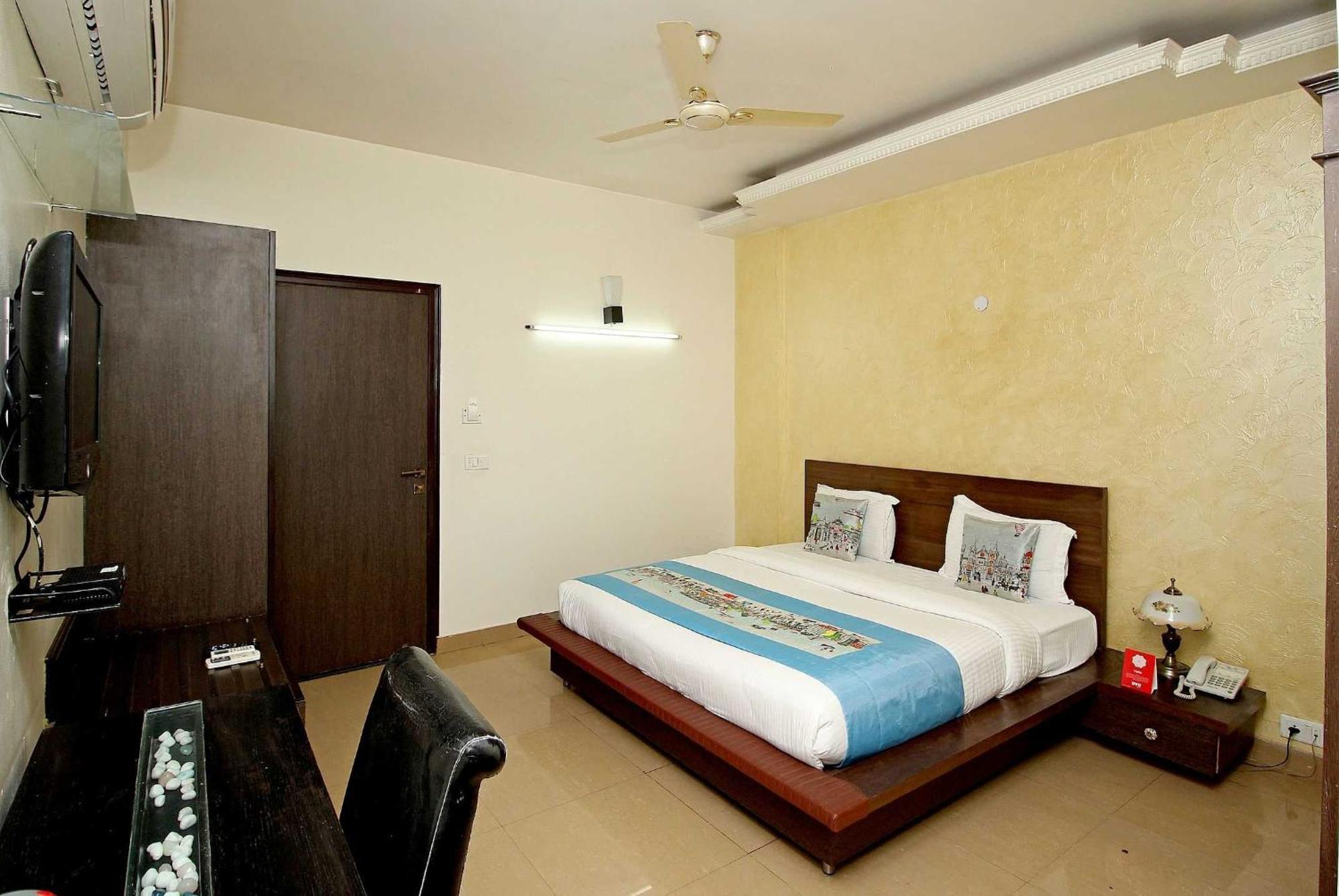 Super Collection O Sakshi Hotel Gurgaon Ngoại thất bức ảnh
