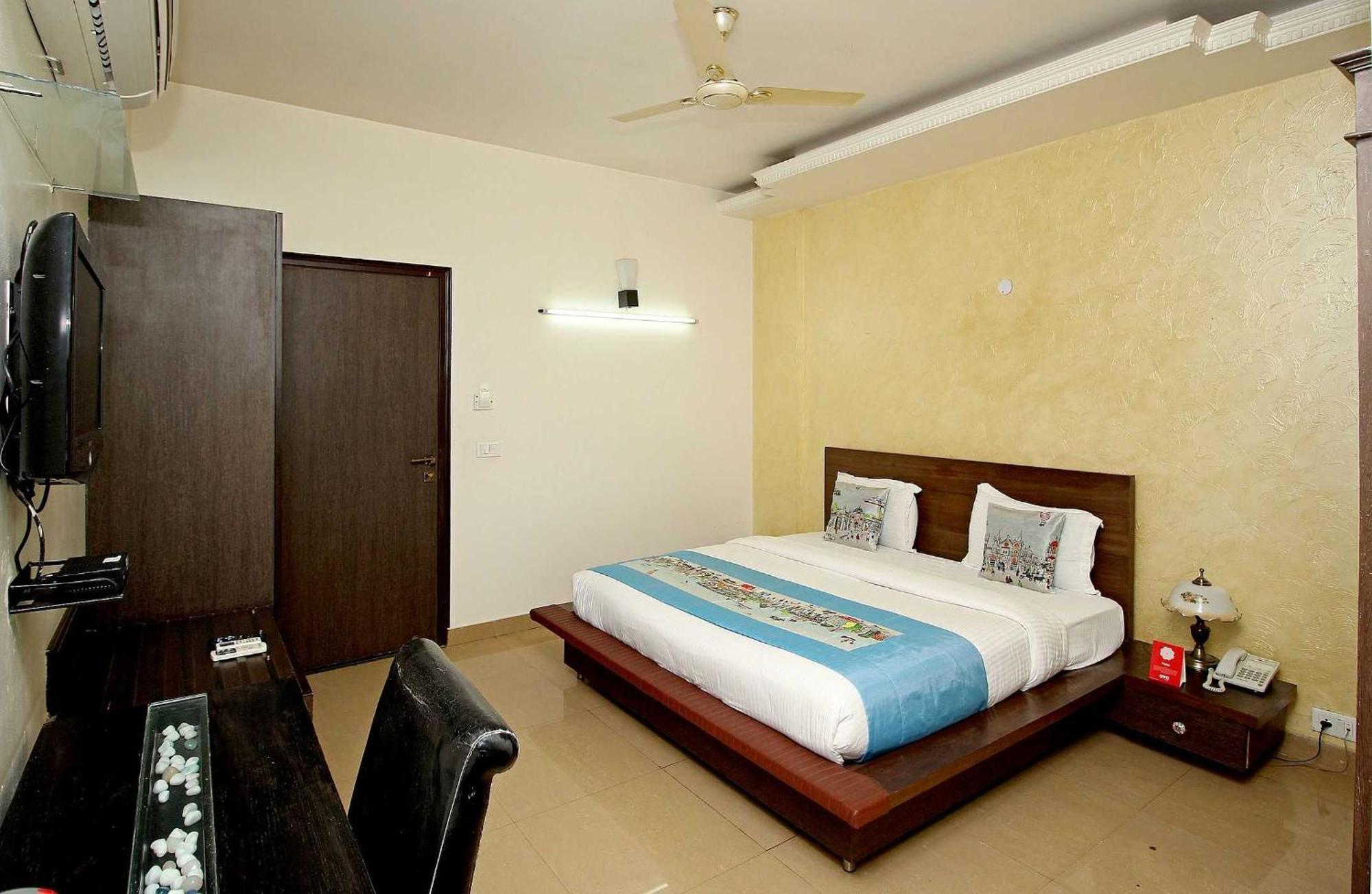 Super Collection O Sakshi Hotel Gurgaon Ngoại thất bức ảnh